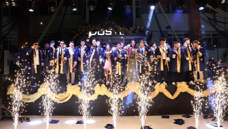 DOSTEK Koleji’nde 228 Öğrenci Mezuniyet Heyecanı Yaşadı