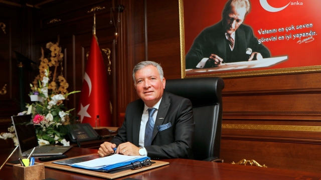 Honaz Belediye Başkanı Yüksel Kepenek, Babalar Günü Dolayısıyla Mesaj Yayımladı