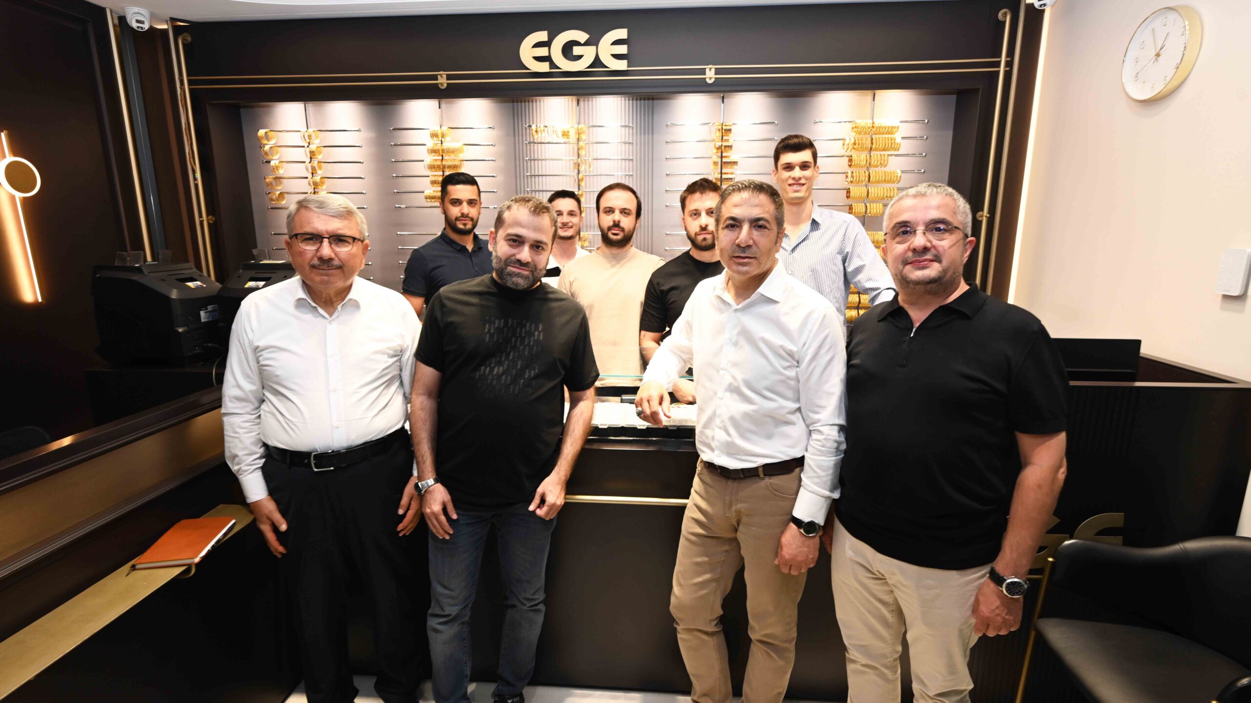 Başkan Erdoğan, Son Sürat Üye ve Esnaf Ziyaretlerine Devam Ediyor