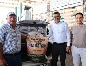 Büyükşehir’in Yem Desteği Projesi Üreticiye Can Suyu Oldu