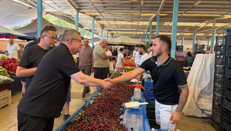 AK Parti Kayıhan Pazarı’ndaydı: “Her Zaman Sahada, Vatandaşımızın Yanındayız”
