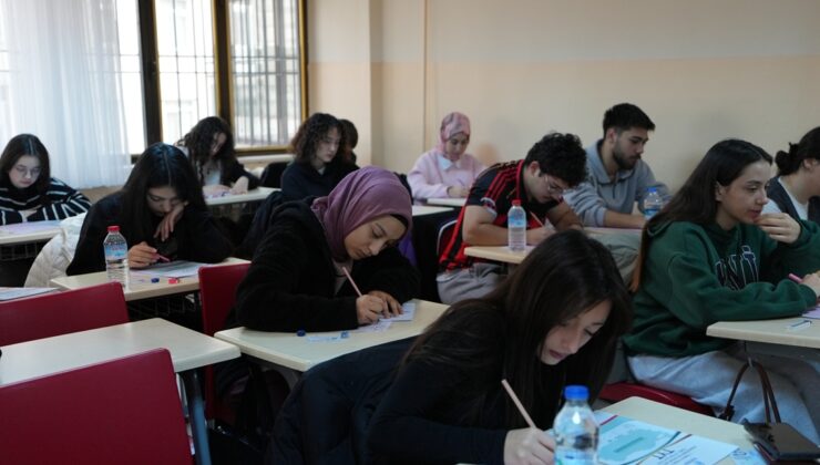 Denizli Büyükşehir Sınav Maratonunda Gençlerin Yanında