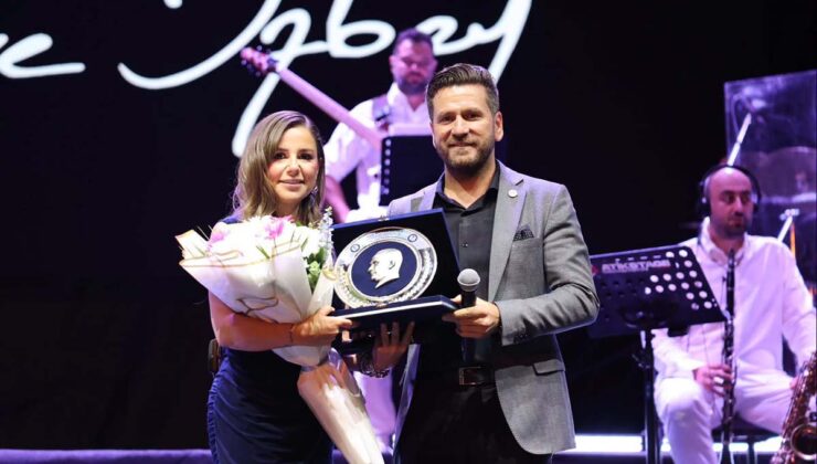 Tavas’ta Merve Özbey Rüzgârı Esti