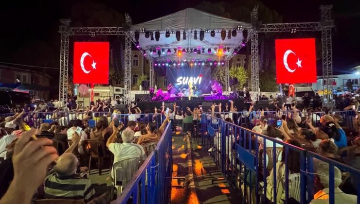 Buldan’da Festival Coşkusu Suavi Konseriyle Başladı