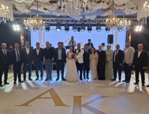 Sarı ve Özsoy Ailelerinin Mutlu Günü: Ayşenur ve Kürşat Dünyaevine Girdi