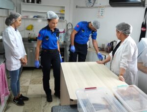 Pamukkale Belediye Zabıtası, Kantinleri Evlerinin Mutfağı Gibi Denetliyor