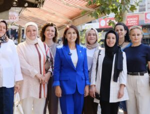 AK Kadınlar Bayramyeri’nde Esnafı Ziyaret Etti