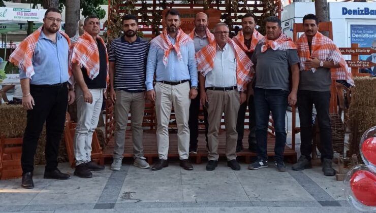 Musa Yılanlı, Çal Bağbozumu Festivali’nde Kekik ve Şarap Üreticileriyle Buluştu