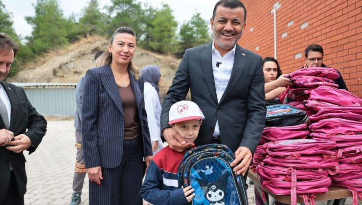 Başkan Çavuşoğlu, Çocuklarla Birlikte Can Dostların Merkezini Gezdi