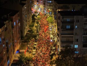 Binlerce Denizlili Cumhuriyet İçin Yürüdü