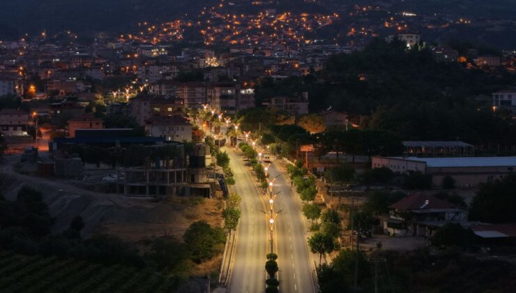Denizli Büyükşehir’den İlçelerde Aydınlatma Atağı