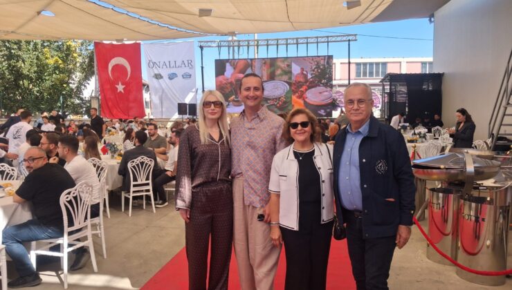 Binlerce Kişi Aynı Sofrada Bir Araya Geldi…